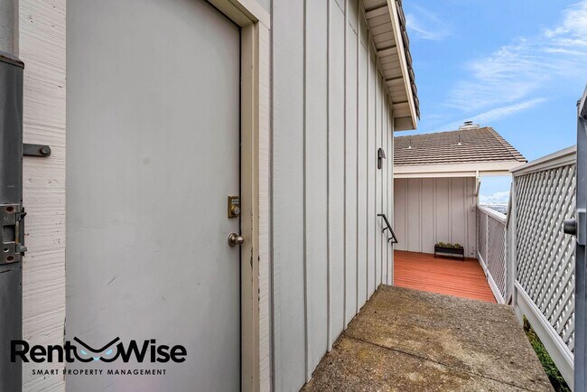 Building Photo - 14 Marlin Cove