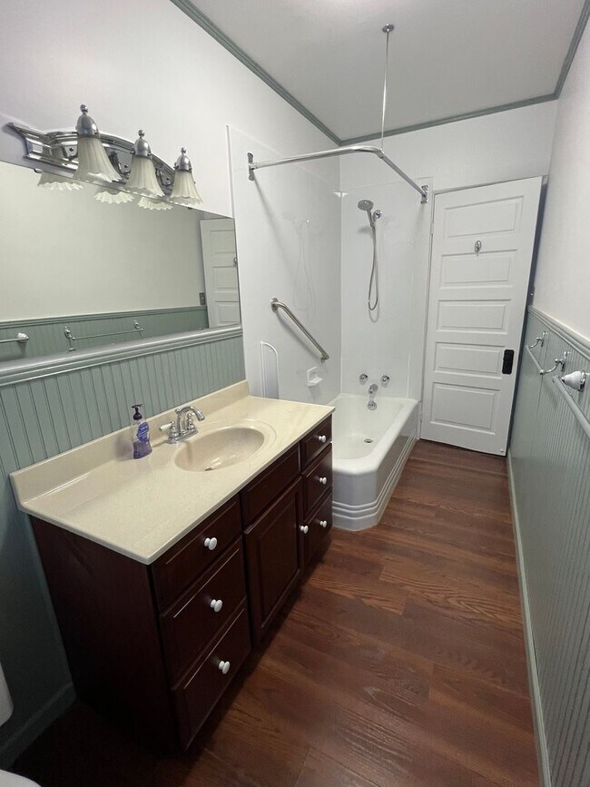 Building Photo - 815 Madison Ave