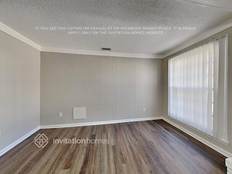 Building Photo - 123 Woodvale Dr