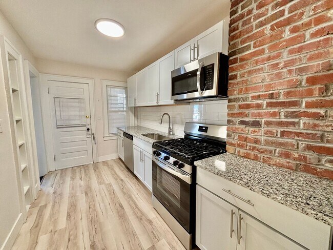 Building Photo - 5017-5019 Wyandotte St