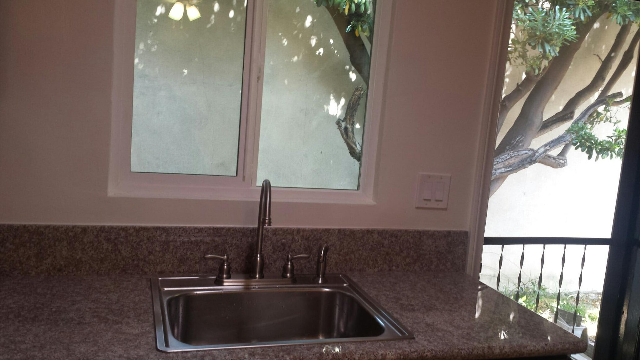 Kitchen - 11029 Hesby St