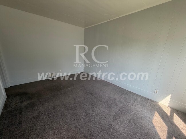 Building Photo - 504-2 Franklin-