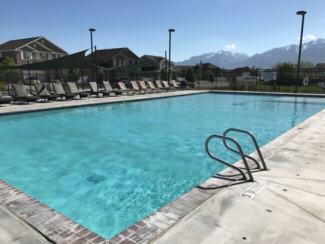 Building Photo - Beautiful 4 bedroom Riverton Townhome for ...