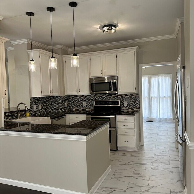 Building Photo - Charming 4BR House in Clayton