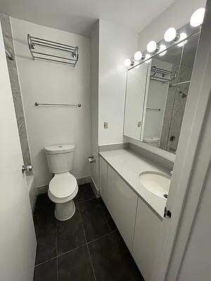 Building Photo - 295 Greenwich St