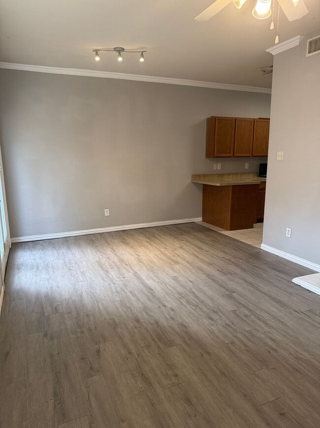 Building Photo - 510 Vienna Ct