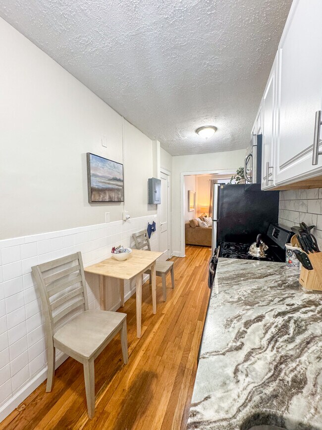 Building Photo - 191 Kent St