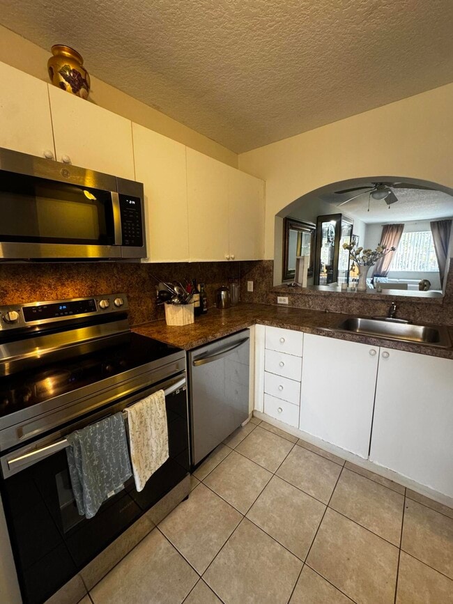 Building Photo - 3810 N Jog Rd