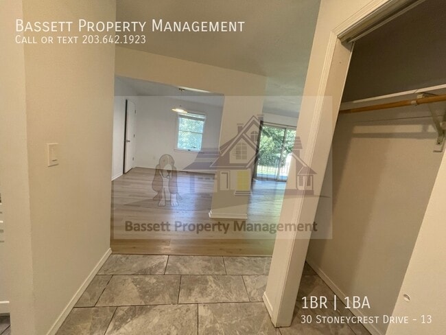 Building Photo - 30 Stoneycrest Dr