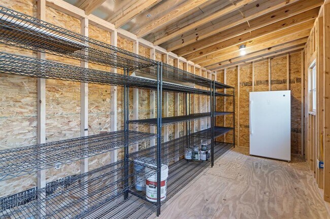 Building Photo - 943 E 50th St