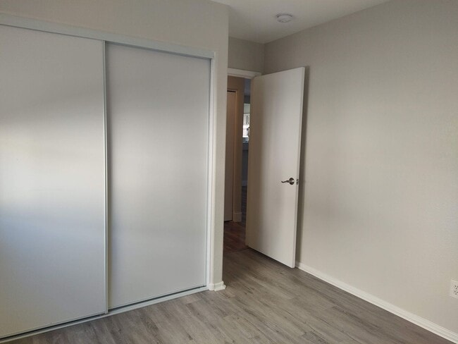 Building Photo - A Very nice and Clean Single Story Home in Summerlin