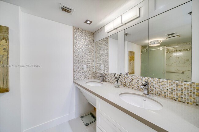 Building Photo - 6767 Collins Ave