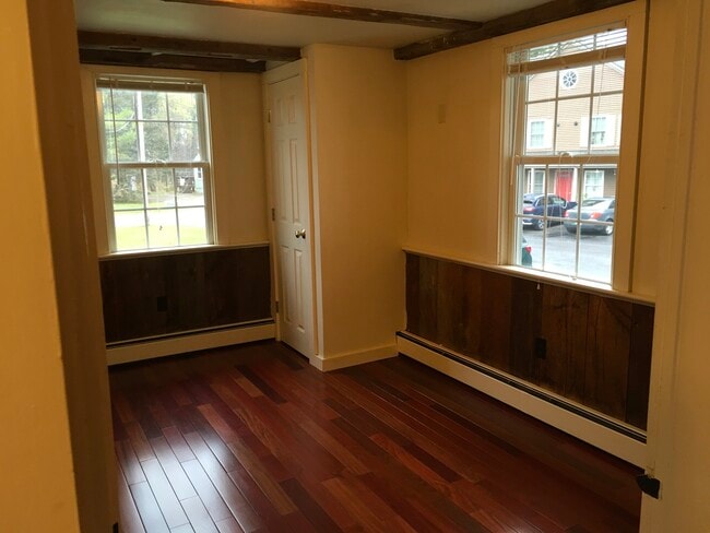 Building Photo - 7 Carlisle St