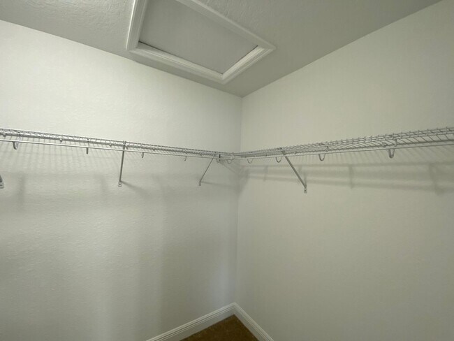 Building Photo - Marion Oaks - Welcome Home