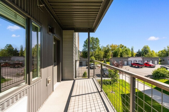 Building Photo - Explorer Units-2 Bedroom 1 Bathroom *Rent ...