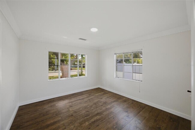 Building Photo - 808 N Mac Dill Ave