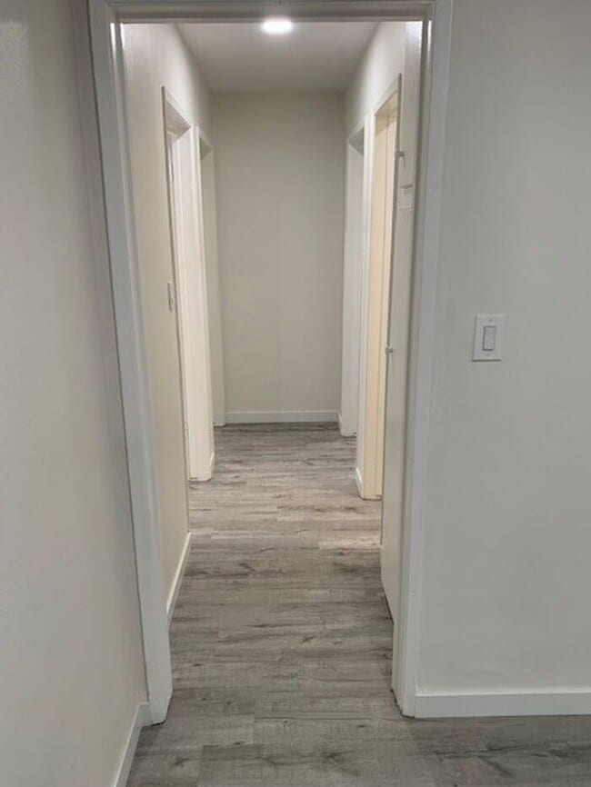 Building Photo - FANTASTIC 4BD 2BA HOUSE FOR LEASE ON CUL D...