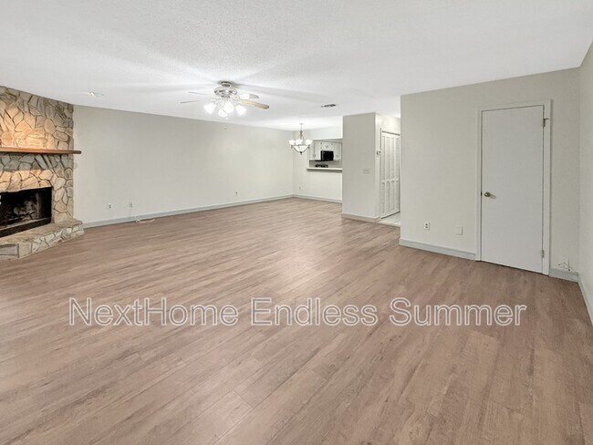 Building Photo - 10879 Cabbage Pond Ct