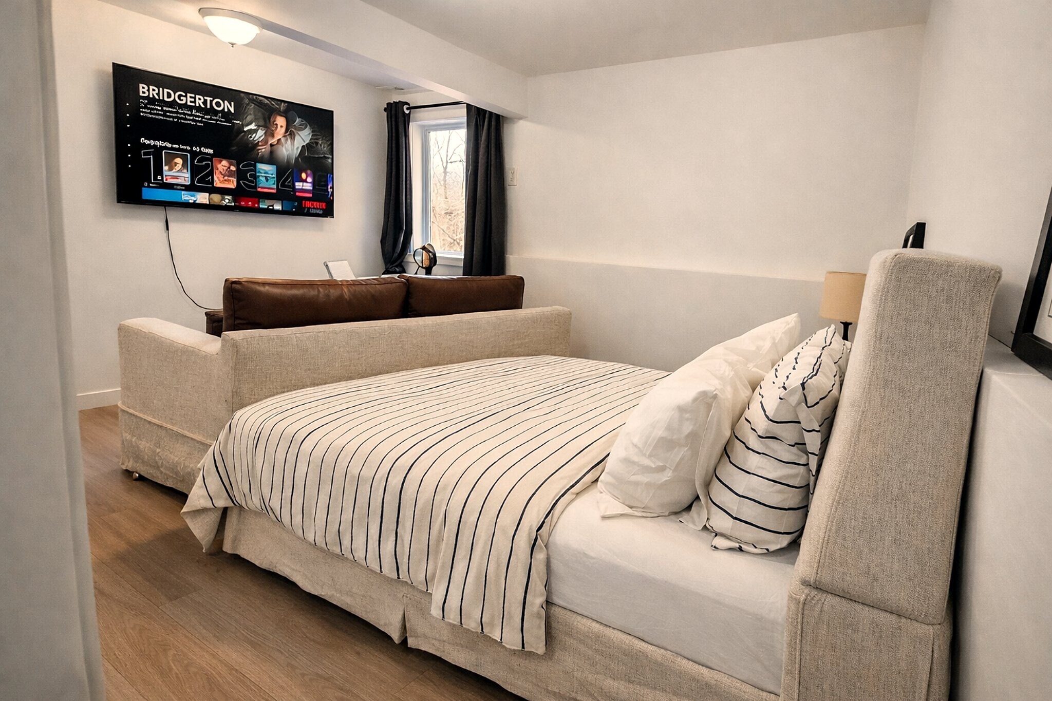 Building Photo - 553 W Center St