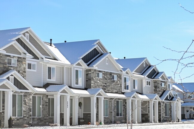 Building Photo - 2254 1180 W