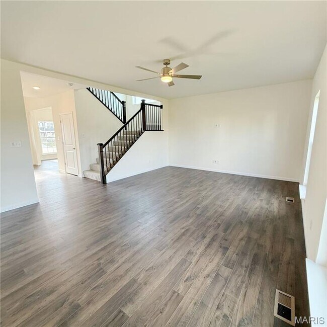 Building Photo - 302 Windmill View Court