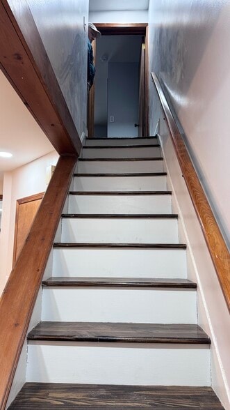 Building Photo - 139 E High St