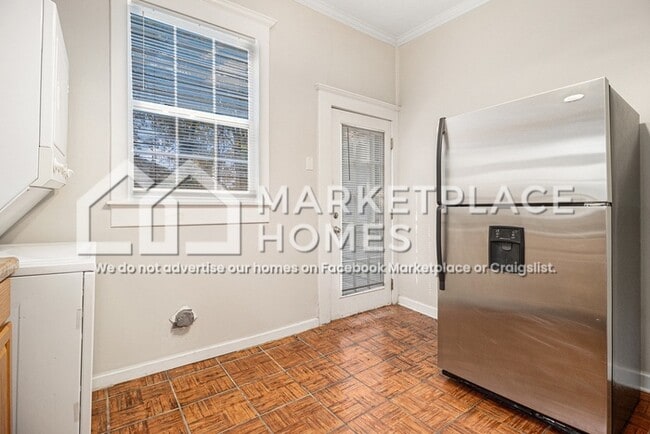 Building Photo - 1638 Mercer Ave