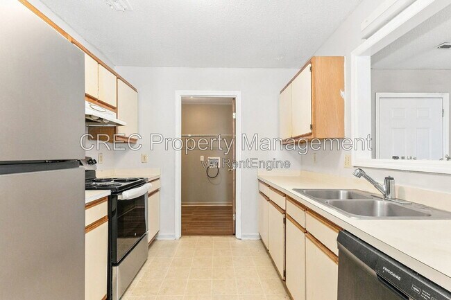 Building Photo - 169 Pine Shadow Dr