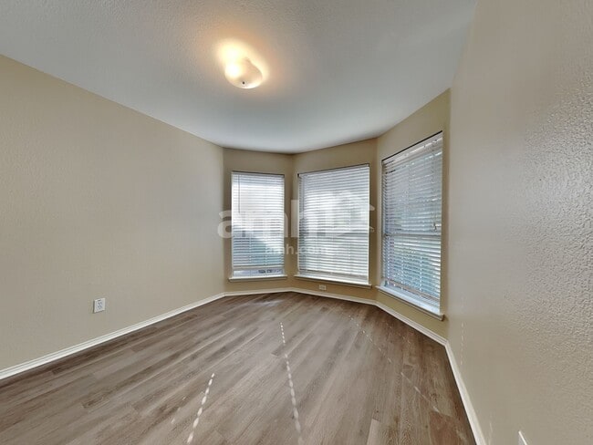 Building Photo - 2017 Woodhurst Trl