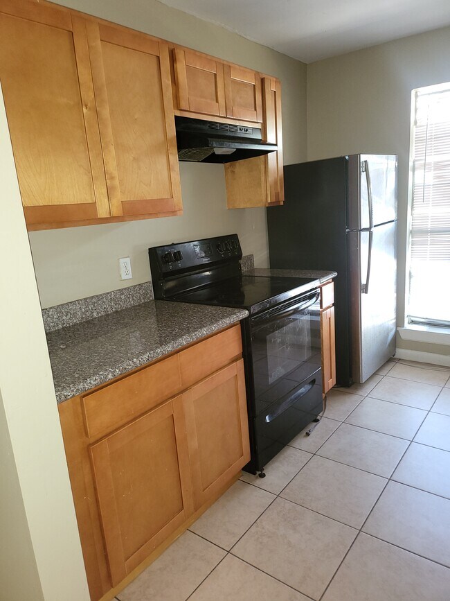 Building Photo - 10112 El Scott Ave