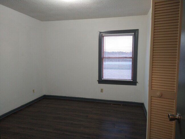 Building Photo - 8813 US-64