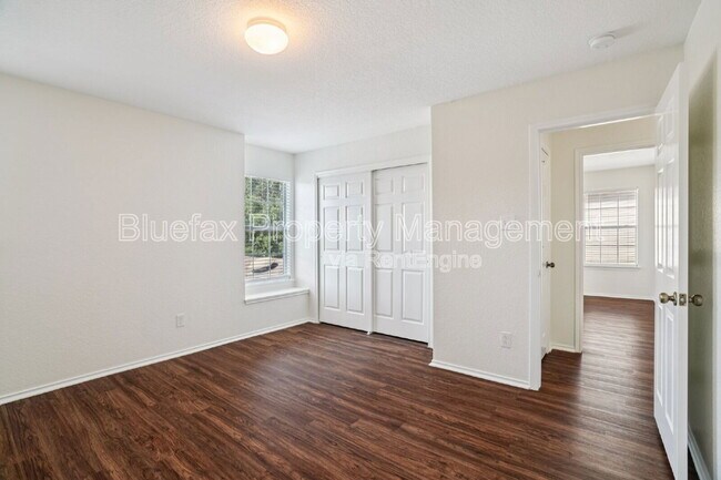 Building Photo - 9939 Bermuda Palm