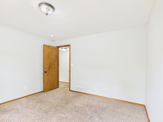Building Photo - 24625 Spencer Rd