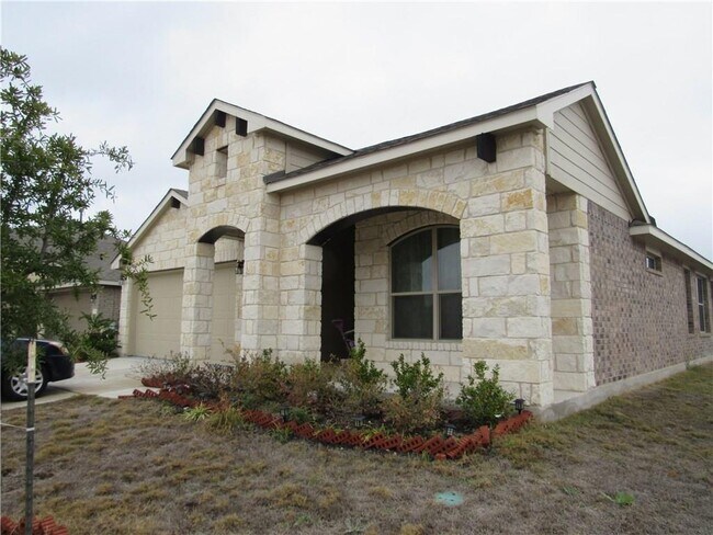 Building Photo - 1925 Alvarado Dr
