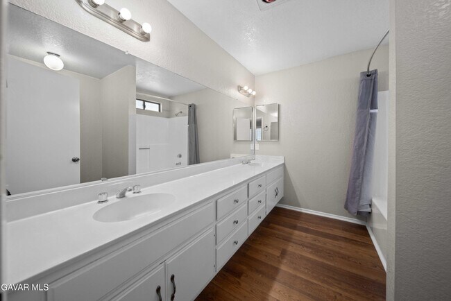 Building Photo - 43007 Pearlwood Dr