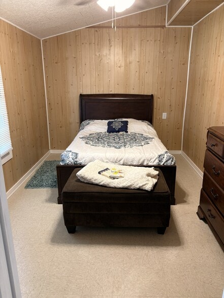 Rear Bedroom ~ - 9062 LA-1