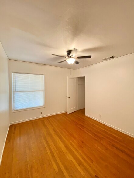 Building Photo - 1332 Ensign Ave