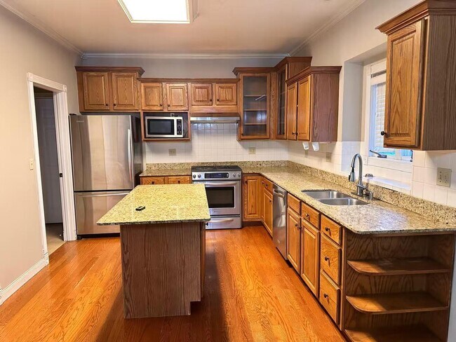 Building Photo - 1110 Brookedale Ct