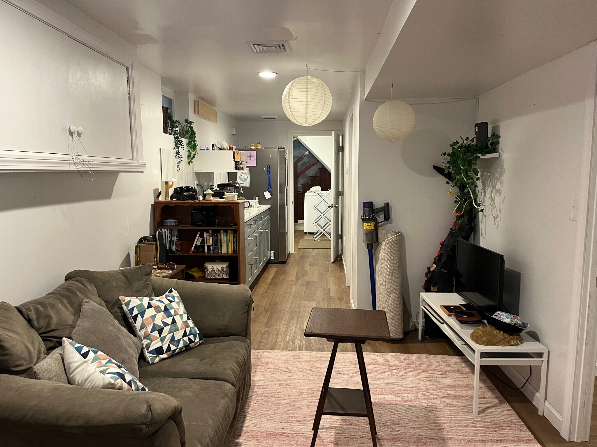 Additional living/eating area - 17 Hardwick St