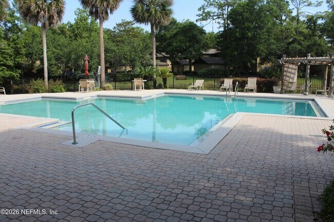 Building Photo - 10150 Belle Rive Blvd