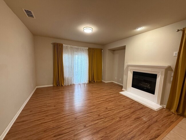 Building Photo - 3819 Kaweah St