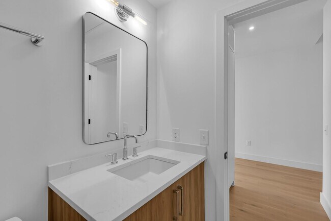 Building Photo - 567 Ponce De Leon Ave NE