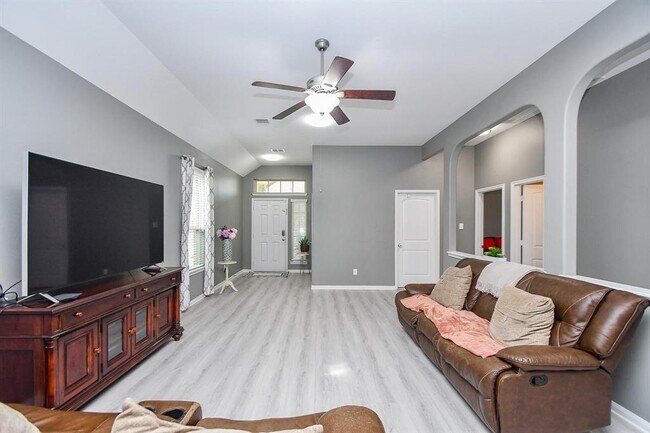 Building Photo - 16923 Iver Ironwood Trl