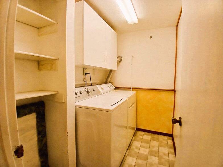 laundry - 15160 E Robin Ln