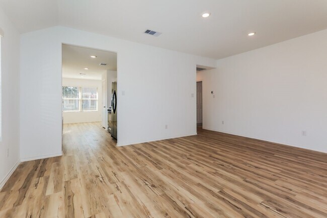 Building Photo - 11127 N Lake Mist Ln