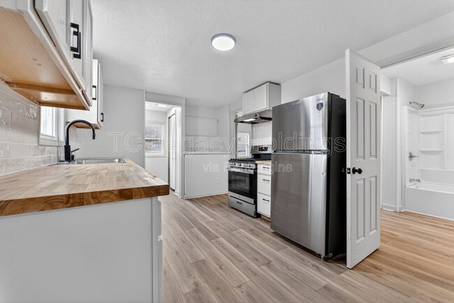 Building Photo - 2008 Pride Ave