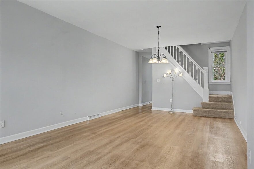 Building Photo - 203 N DuPont St