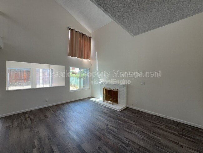 Building Photo - 11883 Bayless St