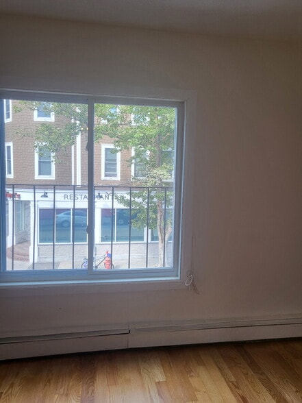 Building Photo - 108 Union St