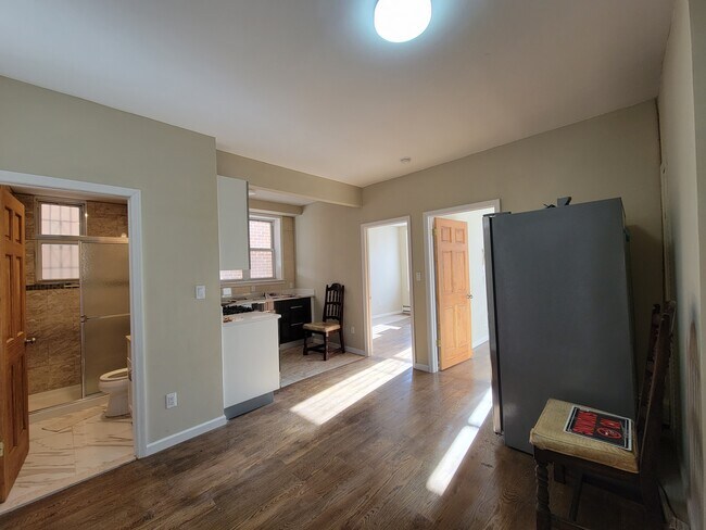 Building Photo - 836 48th St